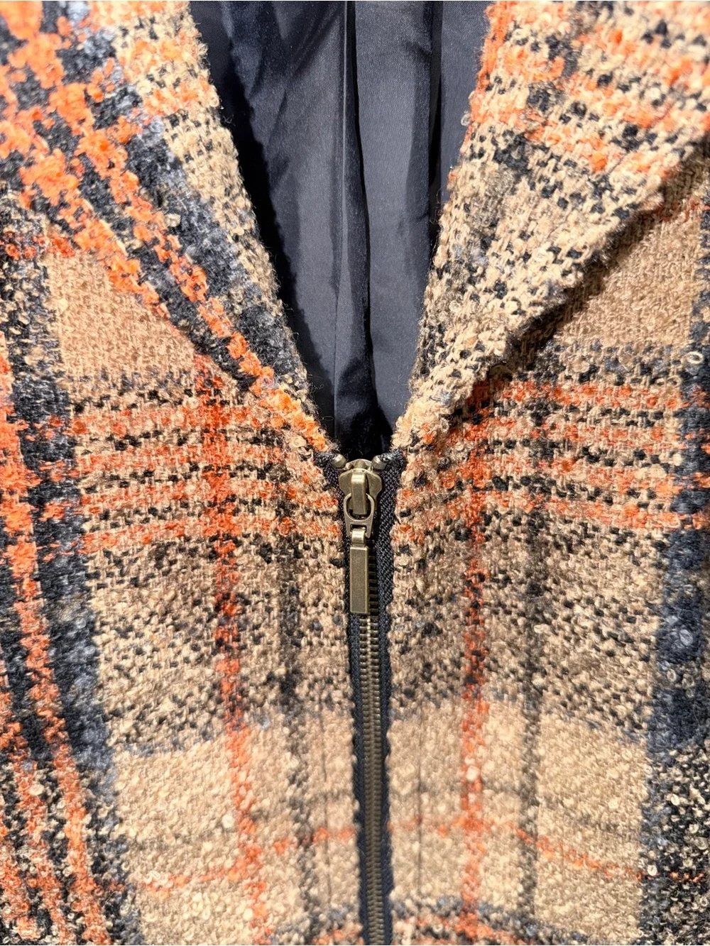 Christopher& Banks Plaid Tweed Medium Weight Fun Zip Vest w/ Pockets Cabincore 🔥 - Picture 2 of 4